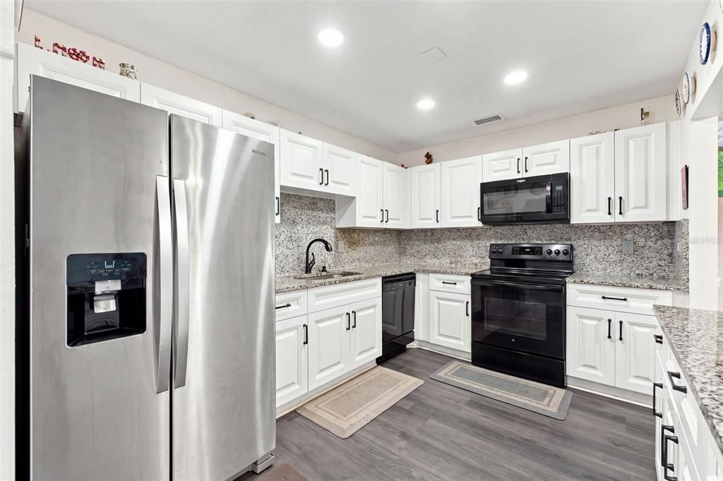 For Sale: $332,000 (3 beds, 2 baths, 1604 Square Feet)