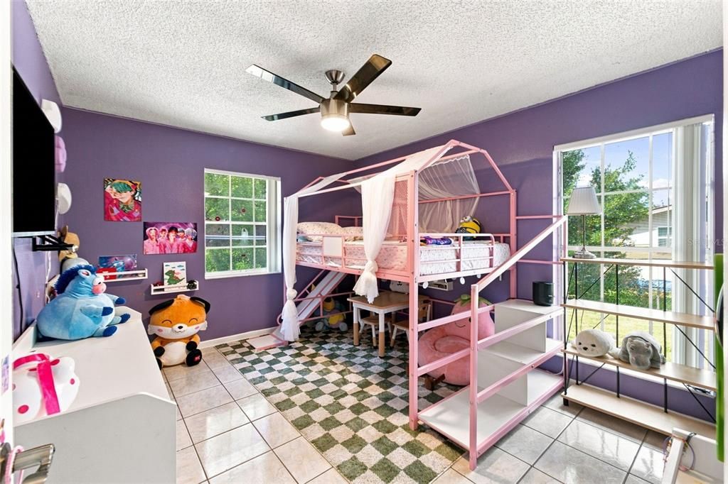 For Sale: $332,000 (3 beds, 2 baths, 1604 Square Feet)