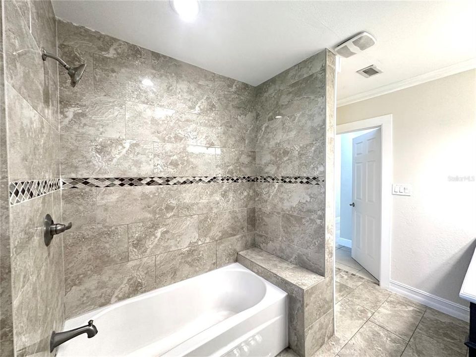 В аренду: $1,500 (2 спален, 1 ванн, 1325 Квадратных фут)