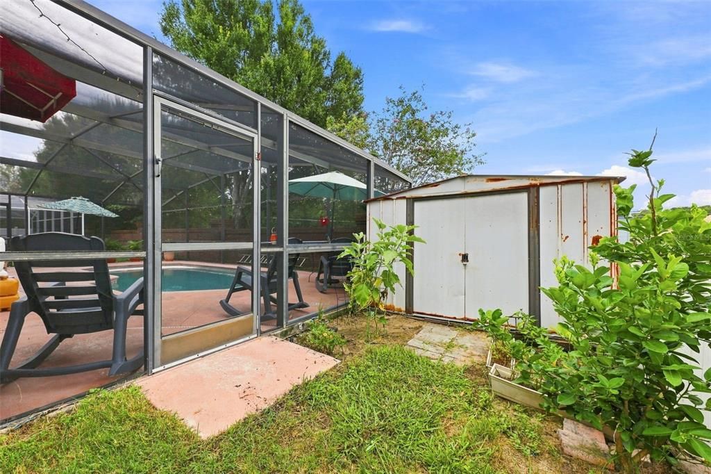 For Sale: $449,999 (5 beds, 3 baths, 2625 Square Feet)
