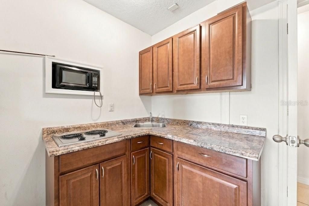 For Sale: $449,999 (5 beds, 3 baths, 2625 Square Feet)