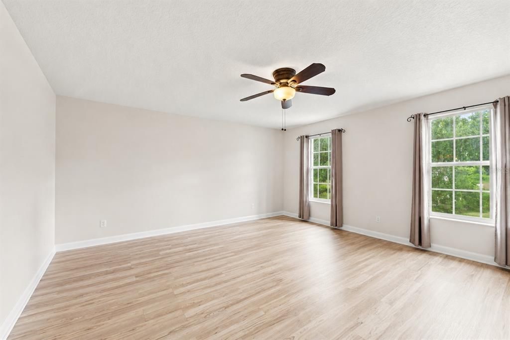 For Sale: $449,999 (5 beds, 3 baths, 2625 Square Feet)