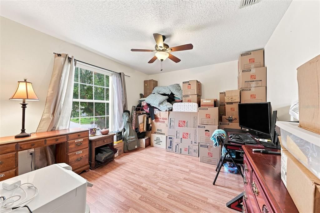 For Sale: $449,999 (5 beds, 3 baths, 2625 Square Feet)