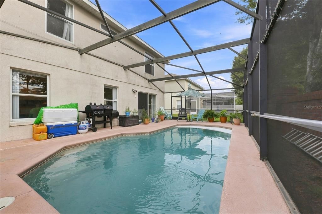 For Sale: $449,999 (5 beds, 3 baths, 2625 Square Feet)
