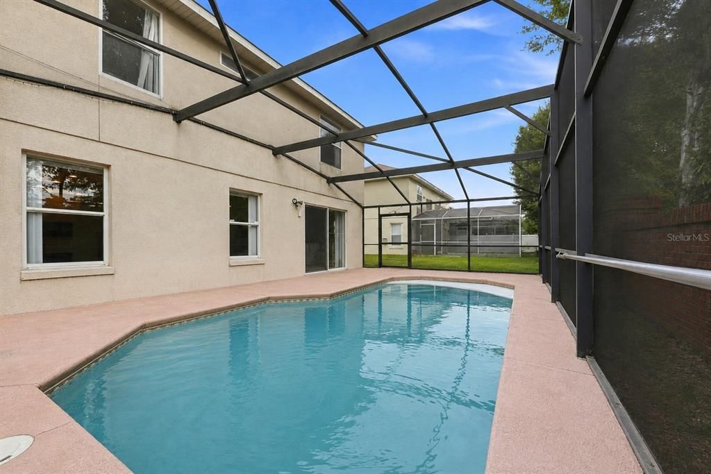 For Sale: $449,999 (5 beds, 3 baths, 2625 Square Feet)