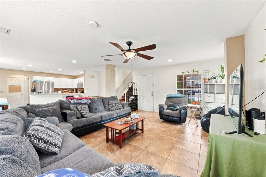 For Sale: $449,999 (5 beds, 3 baths, 2625 Square Feet)