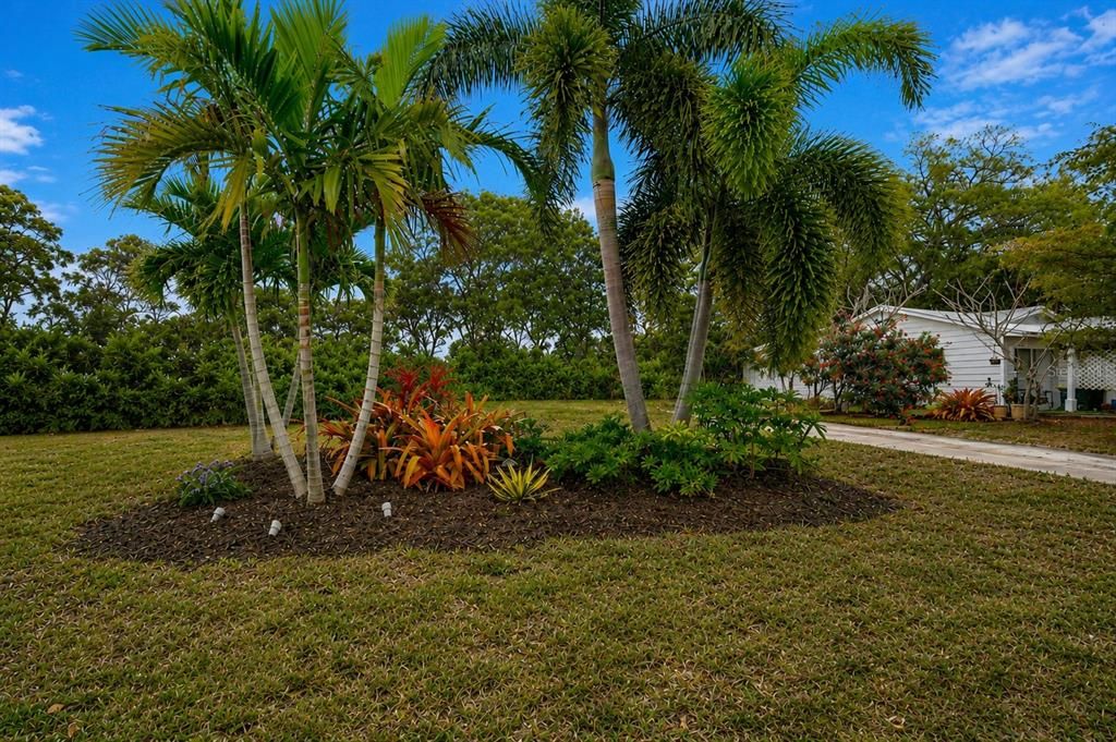 For Sale: $680,000 (0.23 acres)