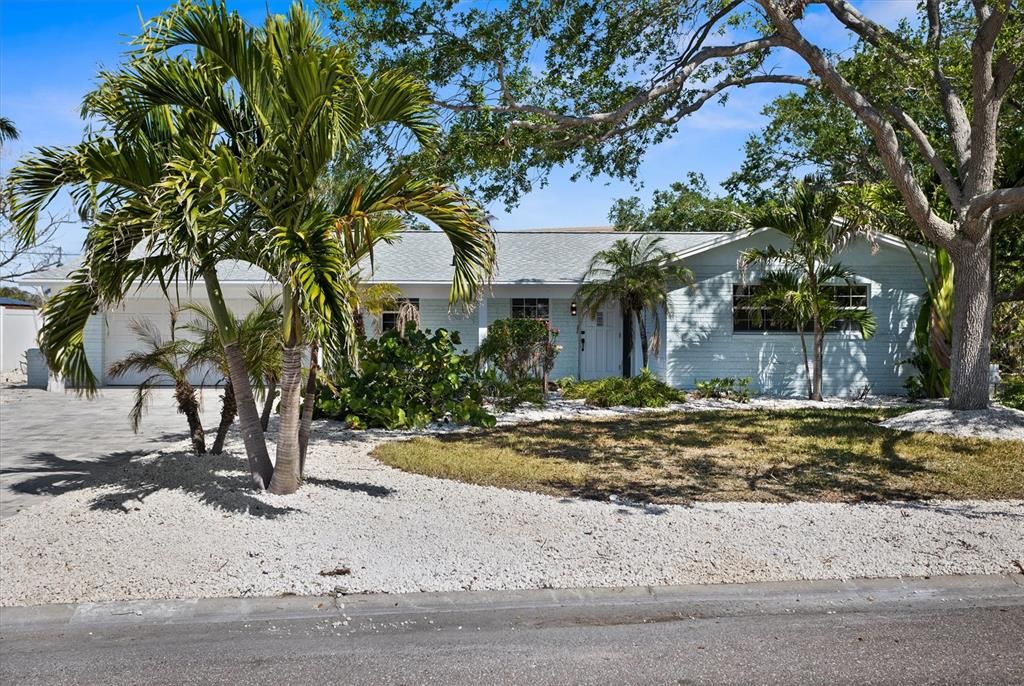 En Venta: $695,000 (3 camas, 2 baños, 1823 Pies cuadrados)