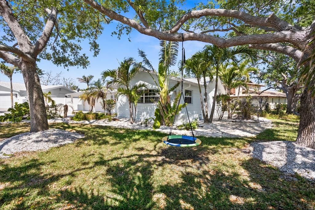 En Venta: $695,000 (3 camas, 2 baños, 1823 Pies cuadrados)