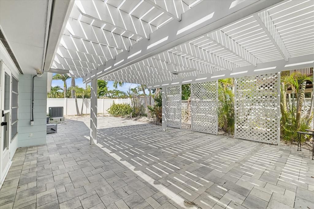 En Venta: $695,000 (3 camas, 2 baños, 1823 Pies cuadrados)