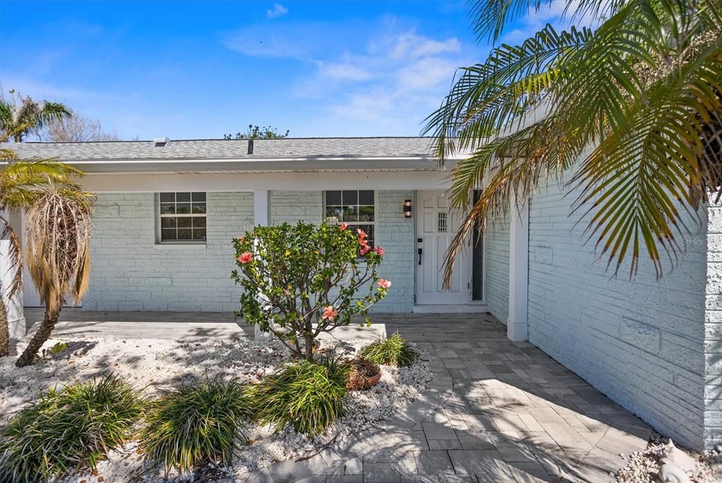 En Venta: $695,000 (3 camas, 2 baños, 1823 Pies cuadrados)
