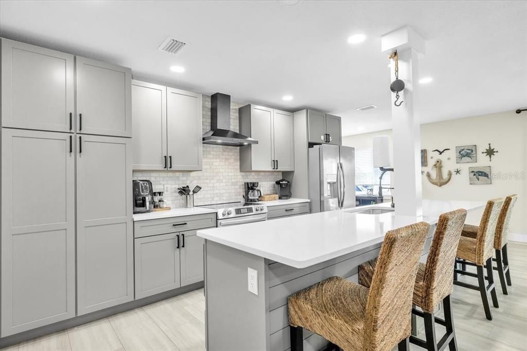 For Sale: $500,000 (3 beds, 2 baths, 1612 Square Feet)
