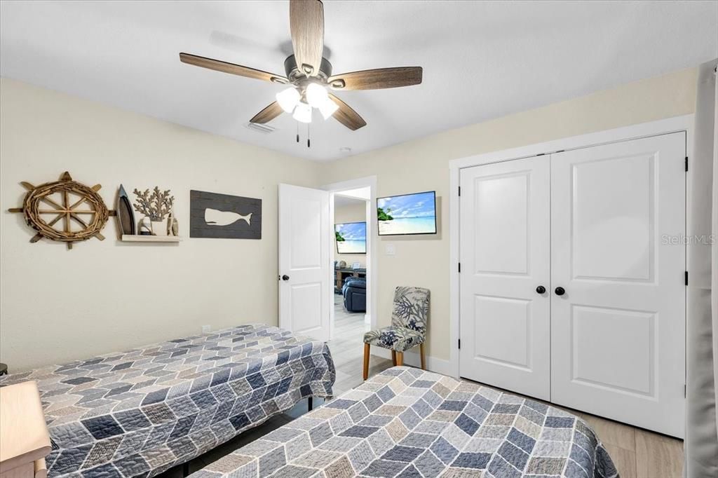 For Sale: $500,000 (3 beds, 2 baths, 1612 Square Feet)