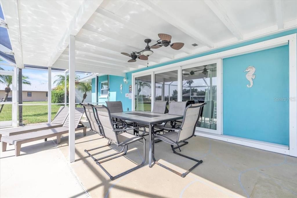 For Sale: $500,000 (3 beds, 2 baths, 1612 Square Feet)