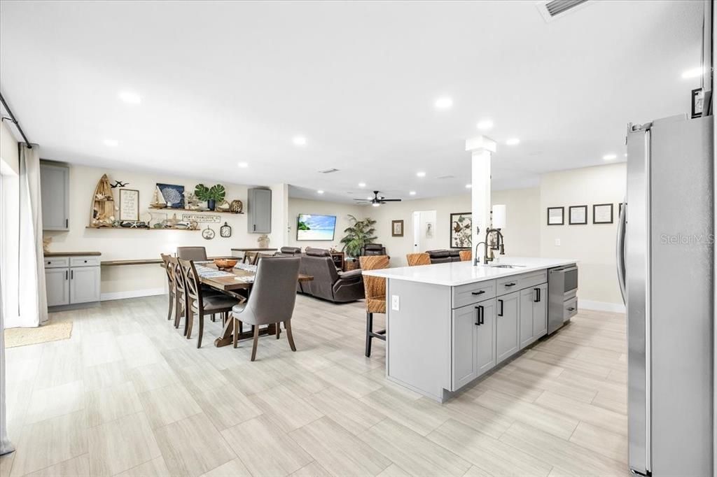 For Sale: $500,000 (3 beds, 2 baths, 1612 Square Feet)