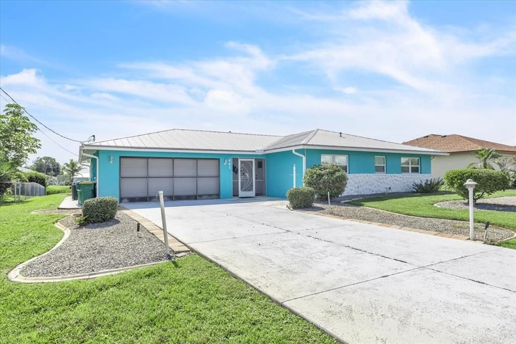 For Sale: $500,000 (3 beds, 2 baths, 1612 Square Feet)