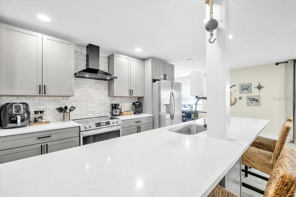 For Sale: $500,000 (3 beds, 2 baths, 1612 Square Feet)