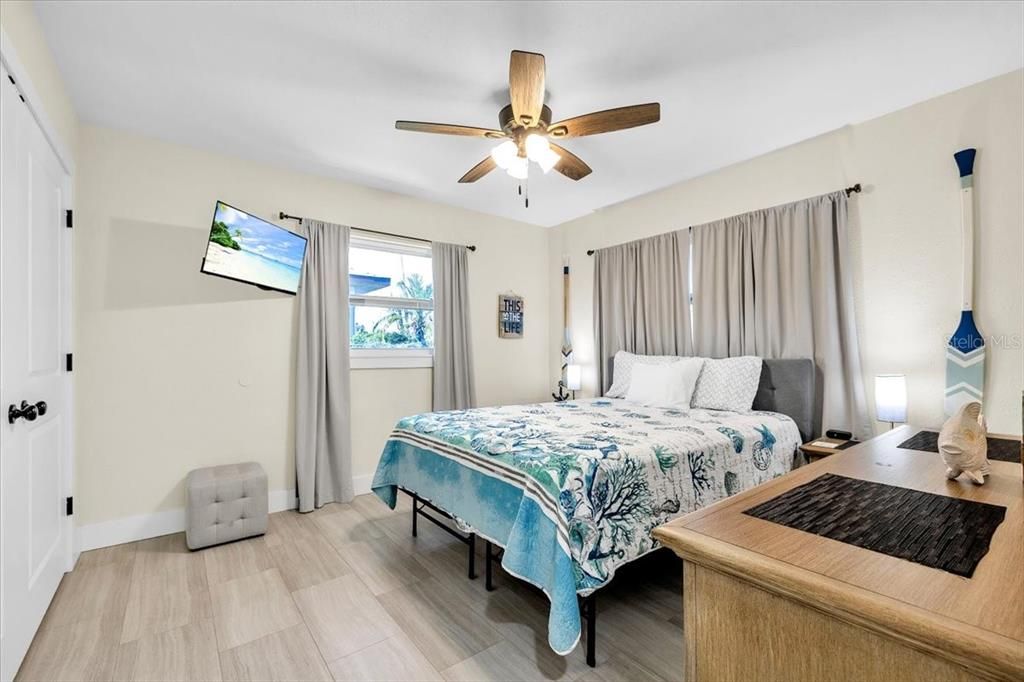 For Sale: $500,000 (3 beds, 2 baths, 1612 Square Feet)