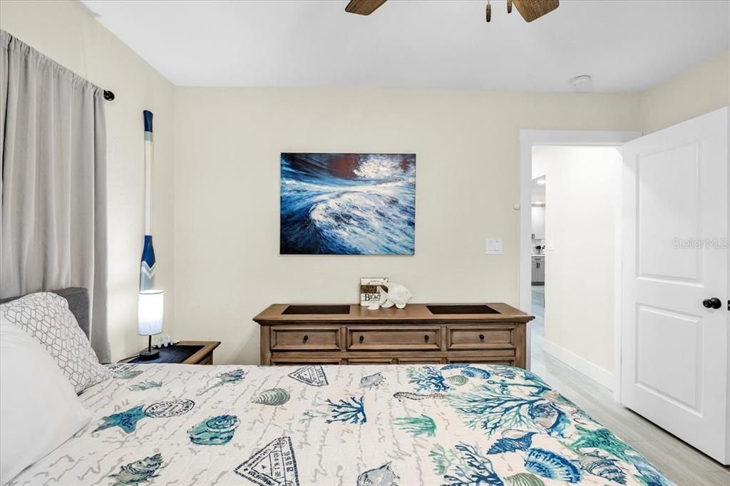 For Sale: $500,000 (3 beds, 2 baths, 1612 Square Feet)