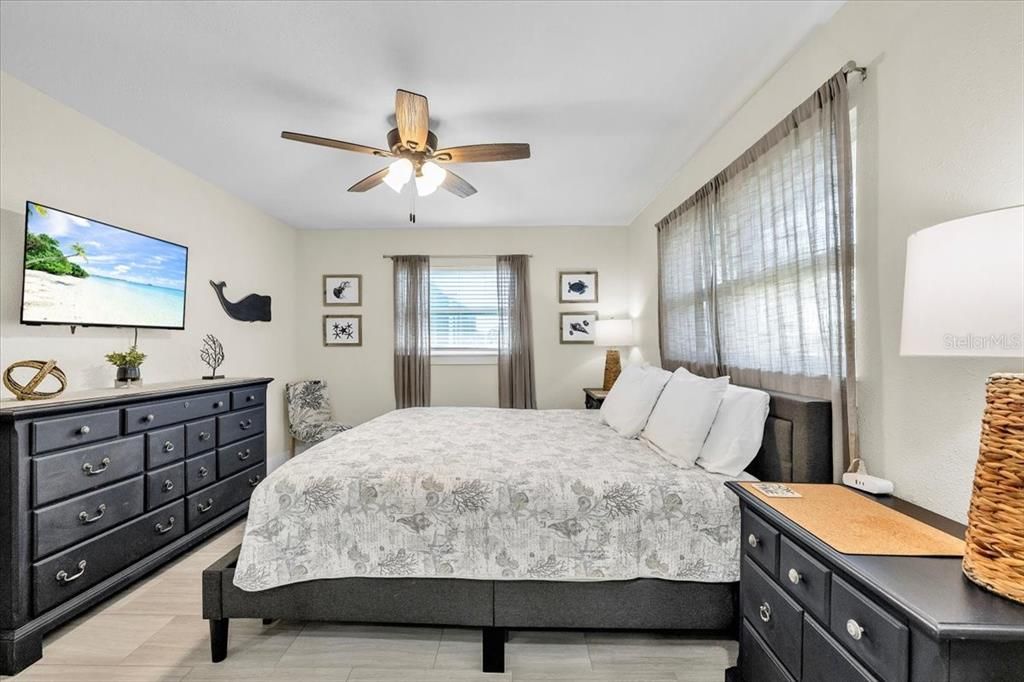 For Sale: $500,000 (3 beds, 2 baths, 1612 Square Feet)