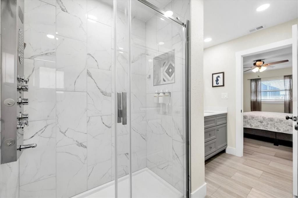 For Sale: $500,000 (3 beds, 2 baths, 1612 Square Feet)