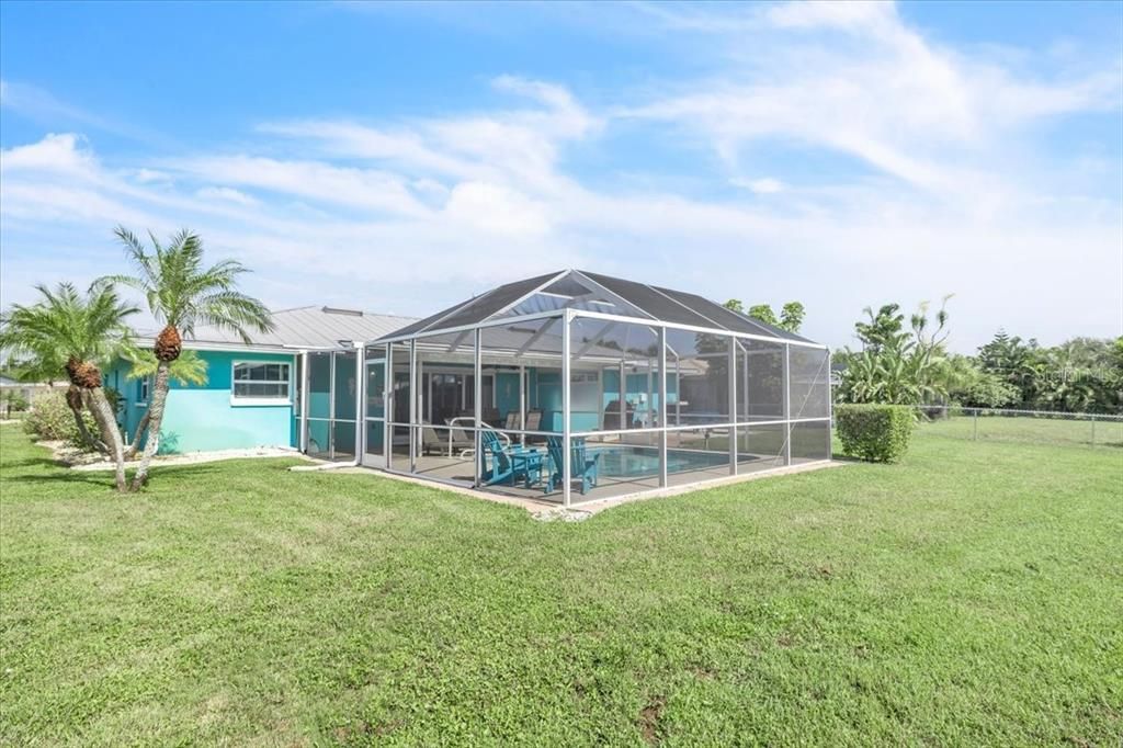 For Sale: $500,000 (3 beds, 2 baths, 1612 Square Feet)
