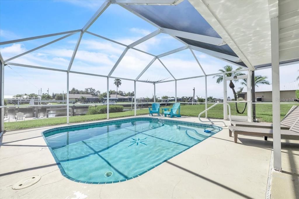 For Sale: $500,000 (3 beds, 2 baths, 1612 Square Feet)