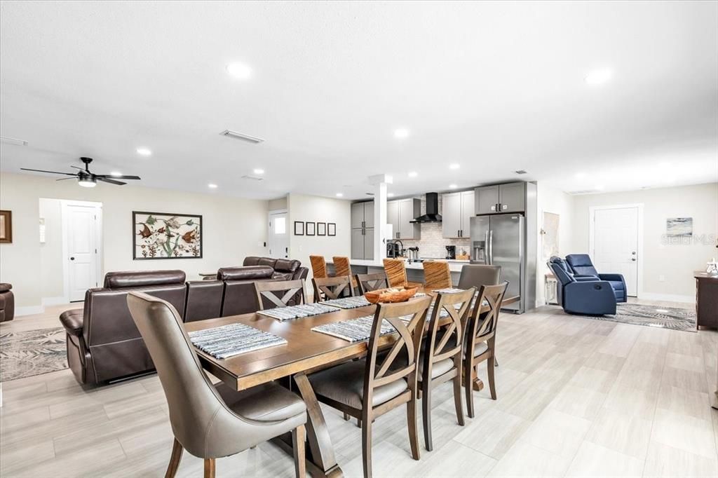 For Sale: $500,000 (3 beds, 2 baths, 1612 Square Feet)