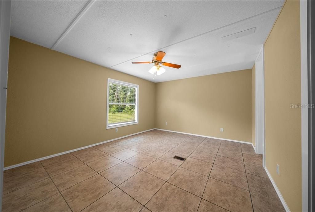 Activo con contrato: $165,000 (3 camas, 2 baños, 1152 Pies cuadrados)