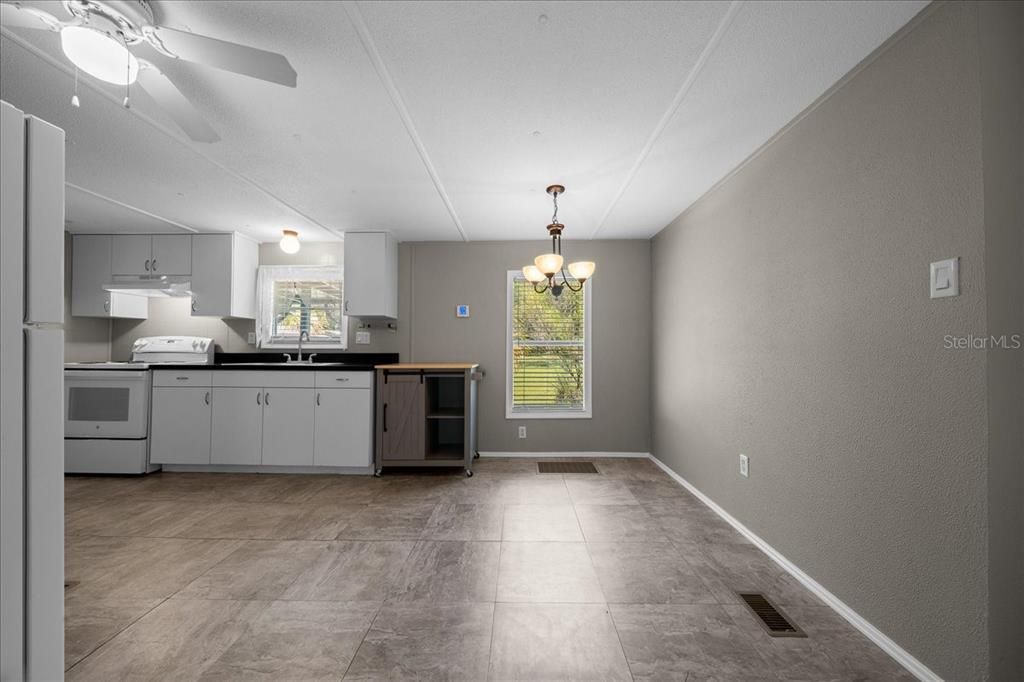 Activo con contrato: $165,000 (3 camas, 2 baños, 1152 Pies cuadrados)