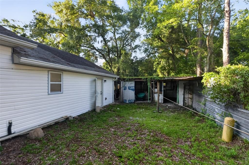For Sale: $185,000 (2 beds, 2 baths, 850 Square Feet)