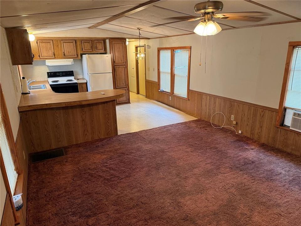 For Sale: $89,000 (2 beds, 2 baths, 924 Square Feet)