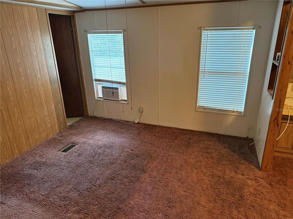 For Sale: $89,000 (2 beds, 2 baths, 924 Square Feet)