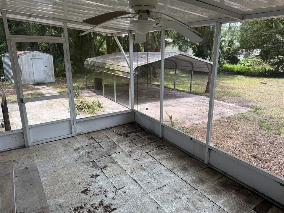 For Sale: $89,000 (2 beds, 2 baths, 924 Square Feet)