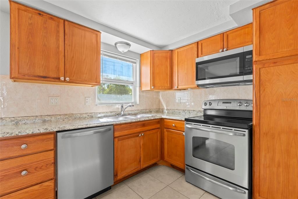 En Venta: $249,900 (3 camas, 2 baños, 1008 Pies cuadrados)
