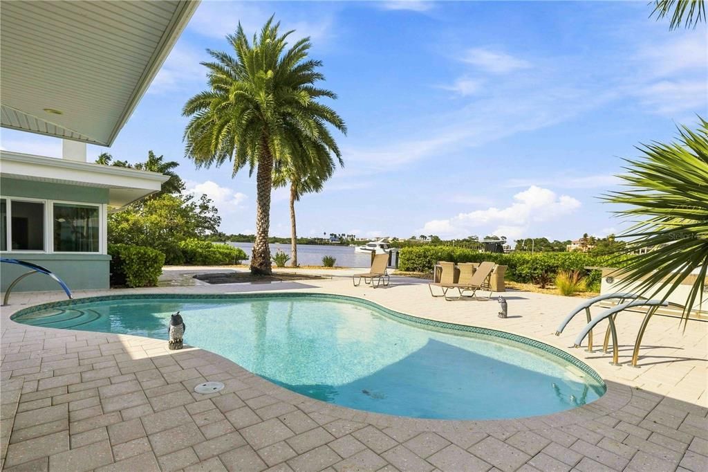 For Sale: $3,650,000 (3 beds, 4 baths, 3102 Square Feet)