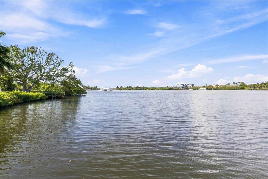 For Sale: $3,650,000 (3 beds, 4 baths, 3102 Square Feet)