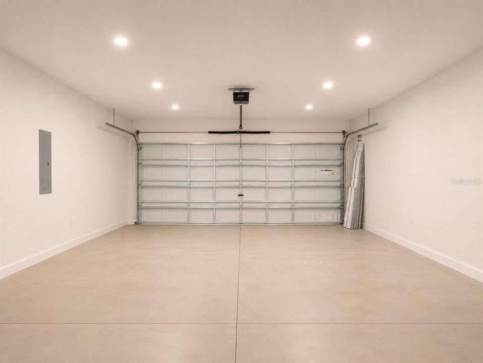 For Sale: $320,000 (4 beds, 2 baths, 1805 Square Feet)