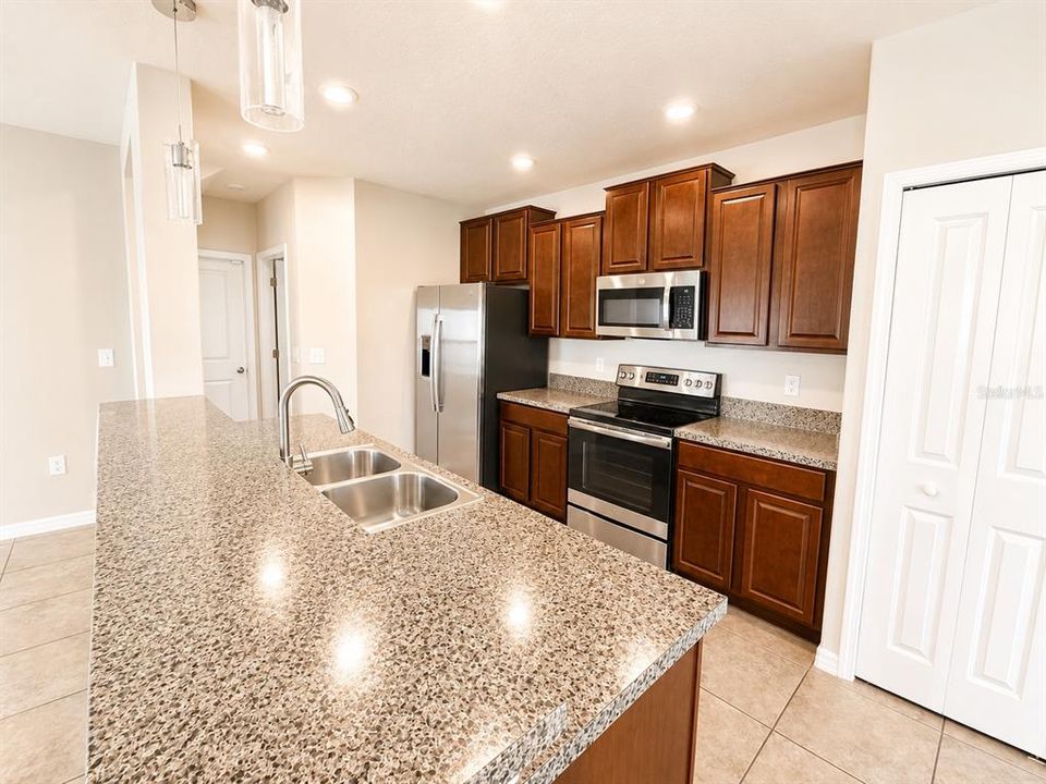 For Sale: $320,000 (4 beds, 2 baths, 1805 Square Feet)