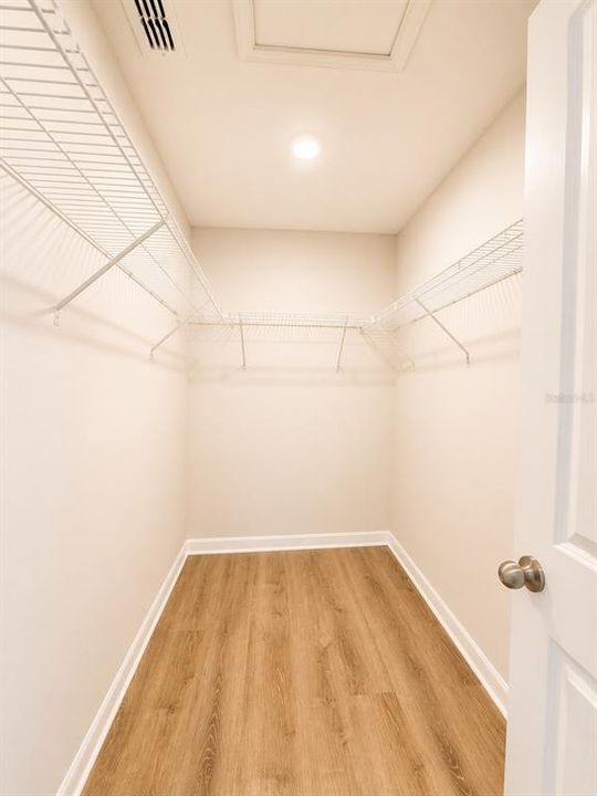 For Sale: $320,000 (4 beds, 2 baths, 1805 Square Feet)