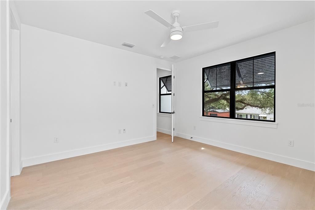 For Sale: $1,639,900 (5 beds, 4 baths, 3252 Square Feet)