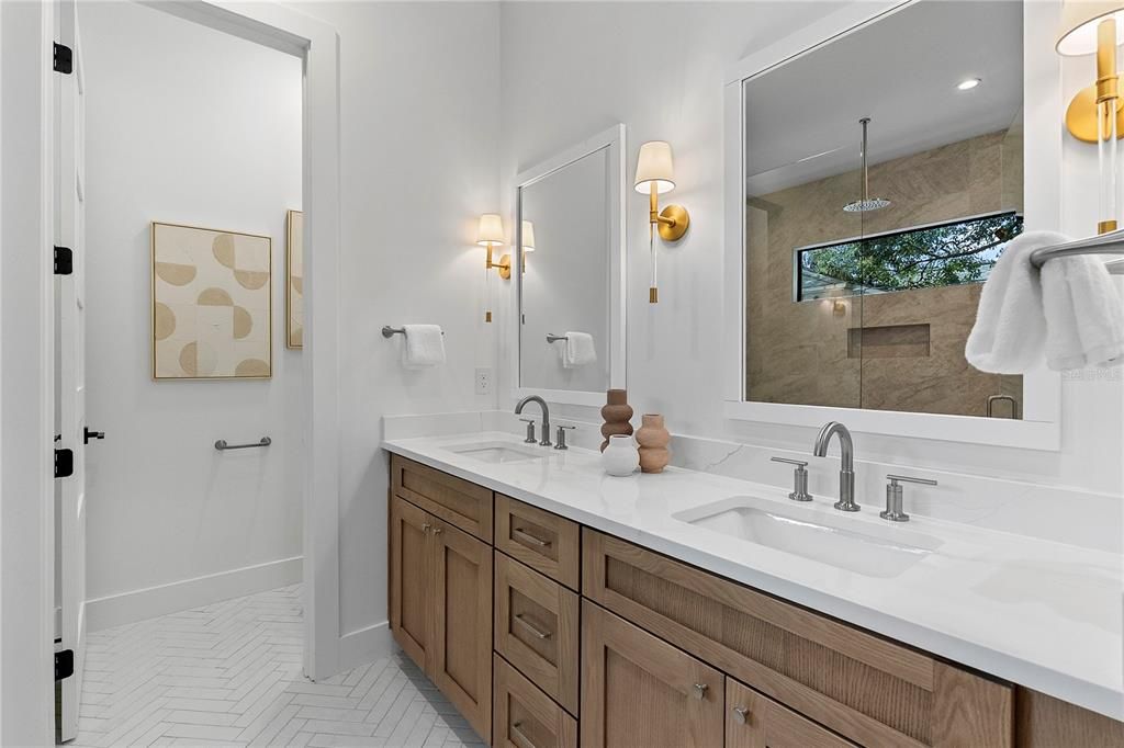 For Sale: $1,639,900 (5 beds, 4 baths, 3252 Square Feet)