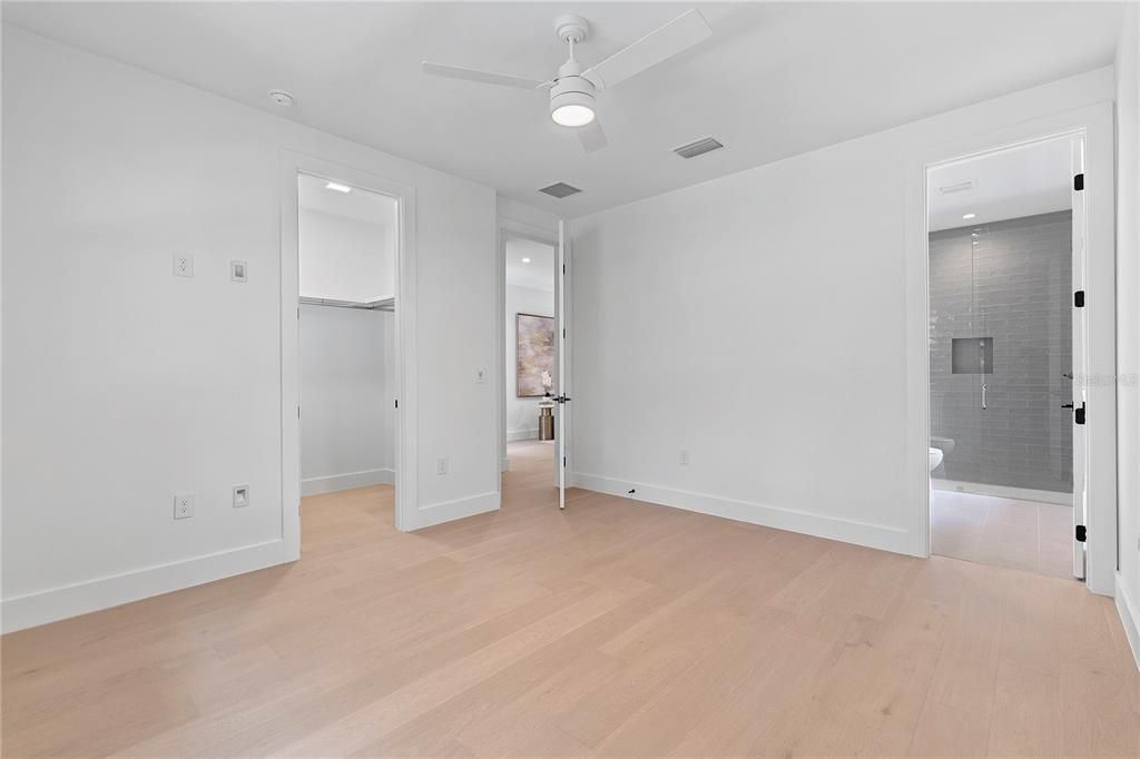 For Sale: $1,639,900 (5 beds, 4 baths, 3252 Square Feet)