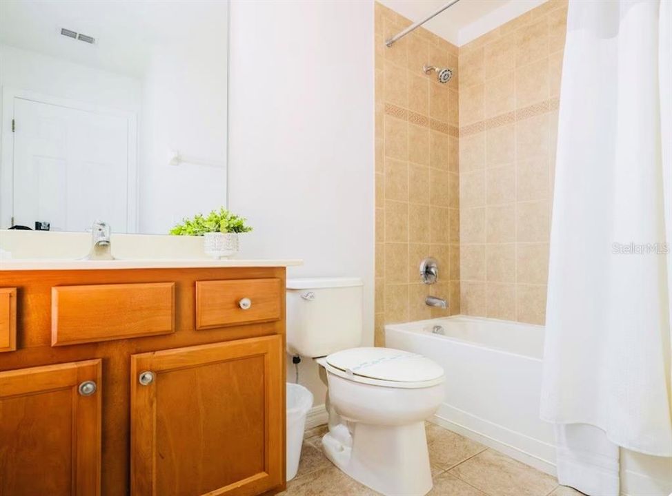 En Venta: $510,000 (6 camas, 5 baños, 2820 Pies cuadrados)