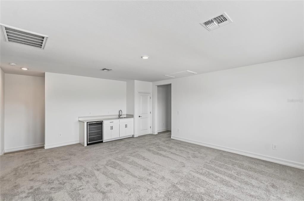 For Rent: $3,600 (5 beds, 4 baths, 3336 Square Feet)