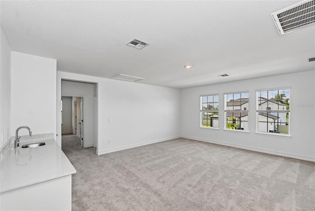 For Rent: $3,600 (5 beds, 4 baths, 3336 Square Feet)