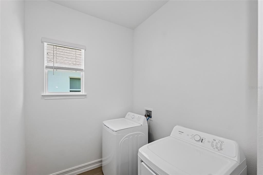 For Rent: $3,600 (5 beds, 4 baths, 3336 Square Feet)