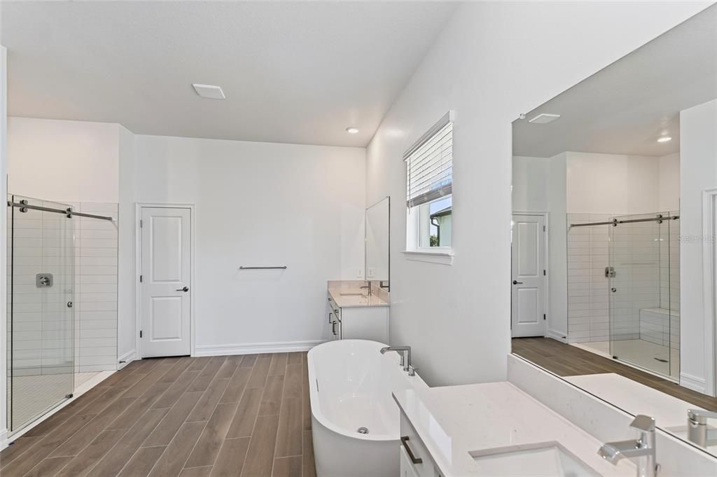 For Rent: $3,600 (5 beds, 4 baths, 3336 Square Feet)