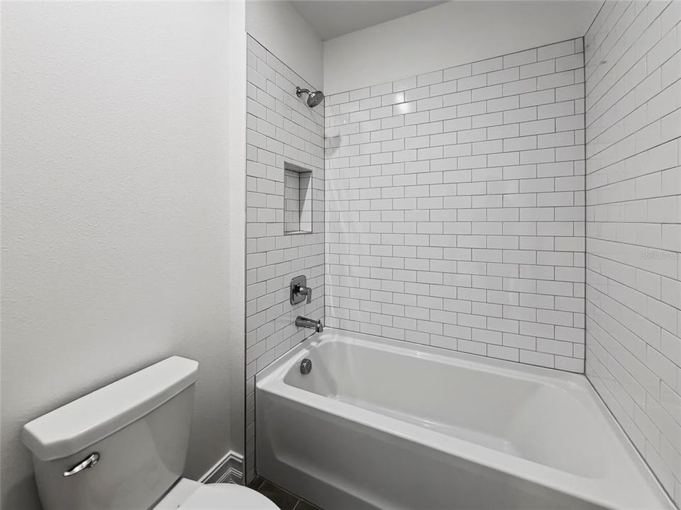 For Rent: $3,600 (5 beds, 4 baths, 3336 Square Feet)