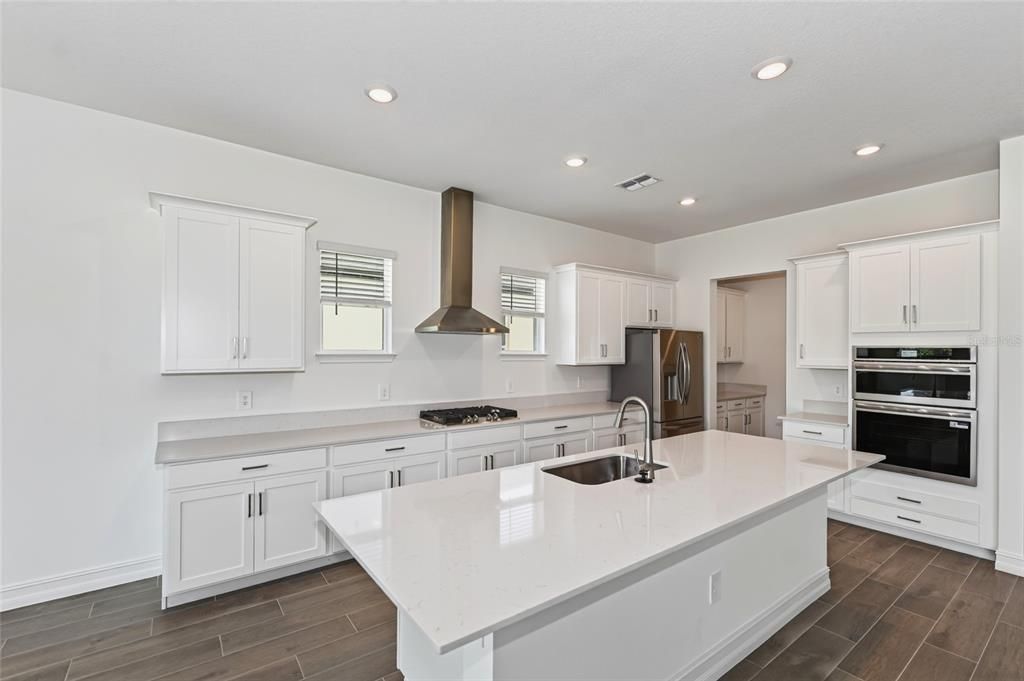 For Rent: $3,600 (5 beds, 4 baths, 3336 Square Feet)